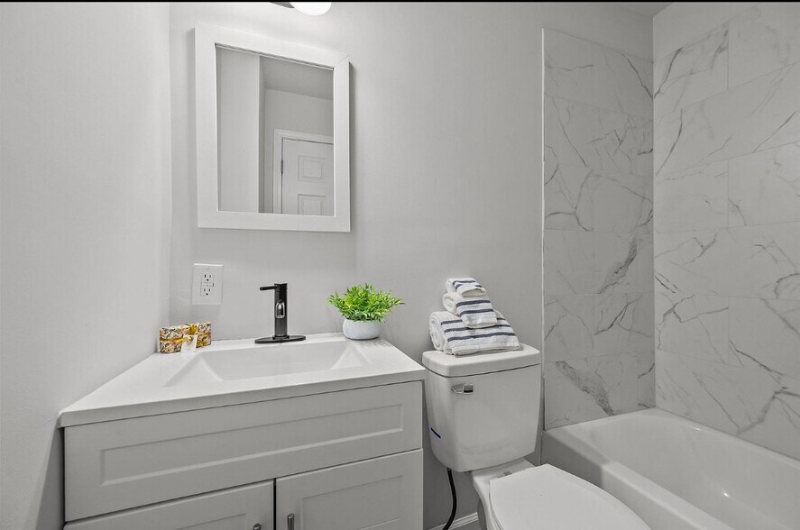 Building Photo - 1496 Kellum Loop Rd