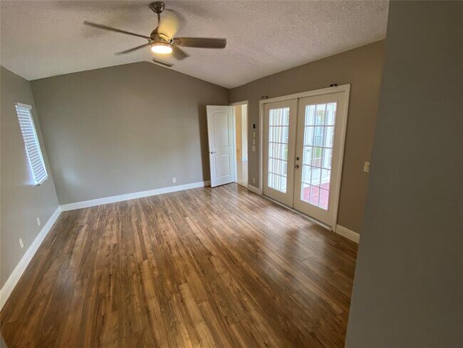 Building Photo - 767 Stanton Dr