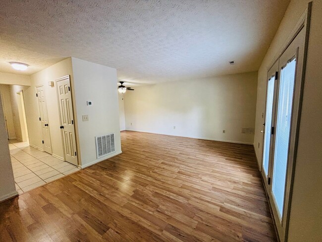 Building Photo - 1704 Emerald St