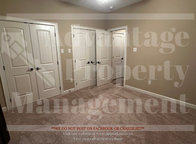 Building Photo - Warm & Welcoming Home with Open Layout and...