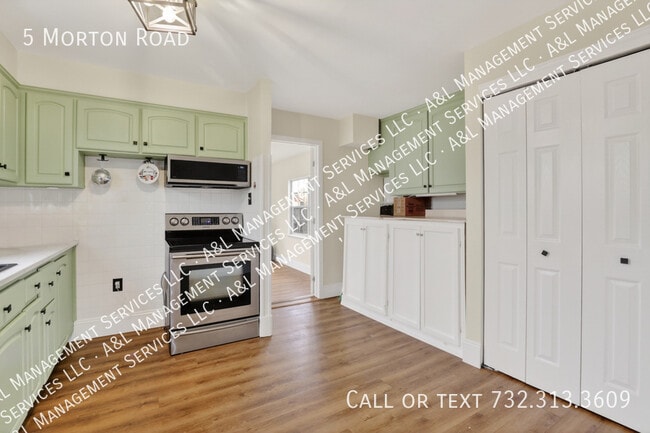 Building Photo - 5 Morton Rd