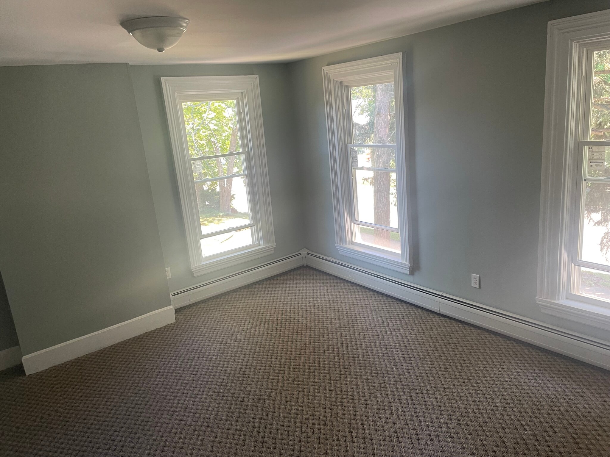Bedroom - 404 W Clinton St