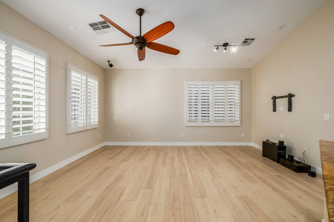 Building Photo - 4233 E Jasper Dr