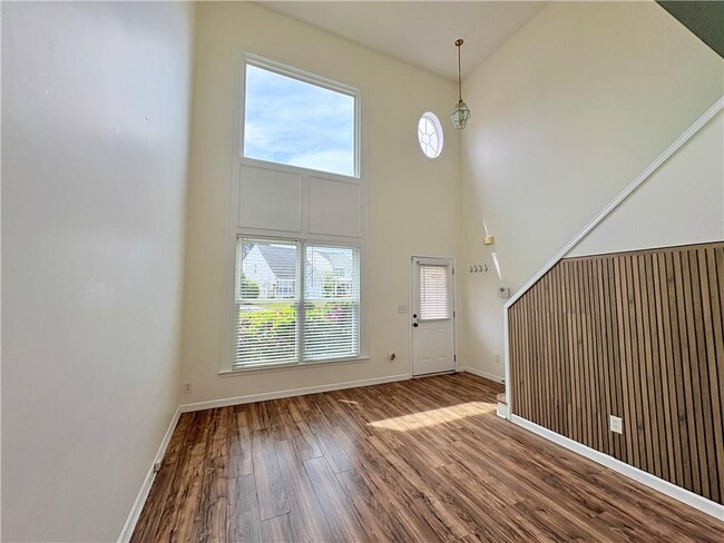 Building Photo - 1667 Woodsford Rd