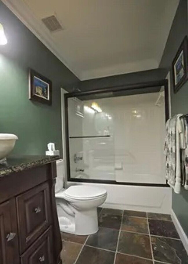 Building Photo - 4701 Shenandoah Dr