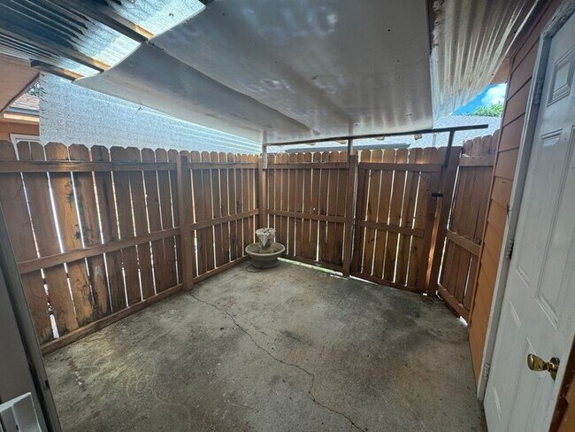 Building Photo - Gulf Breeze - Greenbriar Estate - 2 bedroom, 1 bathroom