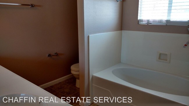 Building Photo - 1414 Red Bluff Way