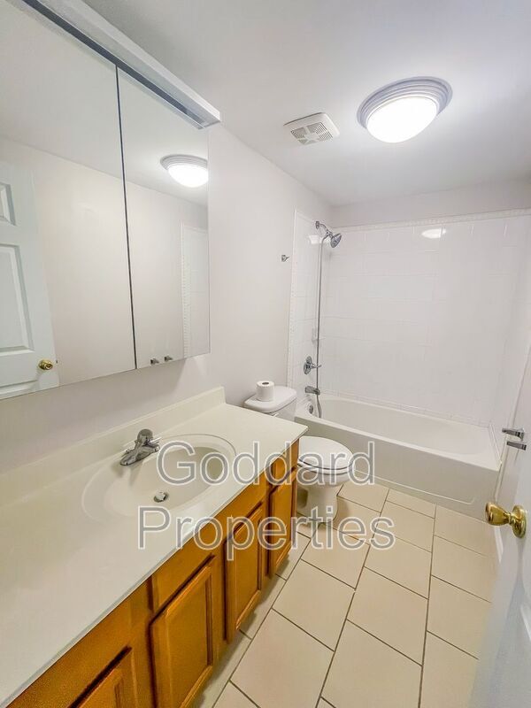 Building Photo - 2205 N Charles St