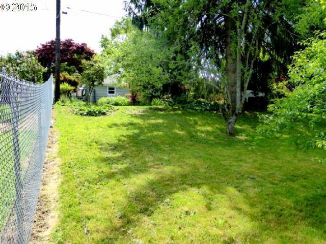 Building Photo - 3 Bedroom Home in a Flourishing Garden Property