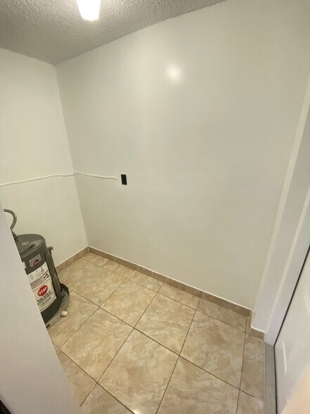 Building Photo - 1493 NE 148th St