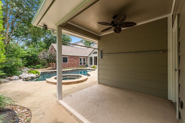 Building Photo - 165 W Shadowpoint Cir