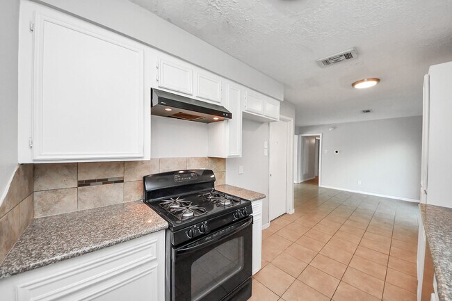 Building Photo - 12610 Chiswick Rd