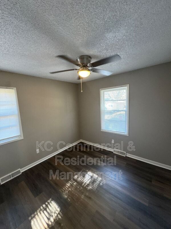 Building Photo - 218 SW 19th St