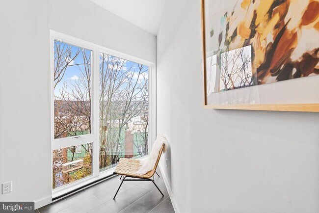 Building Photo - 237 Krams Ave