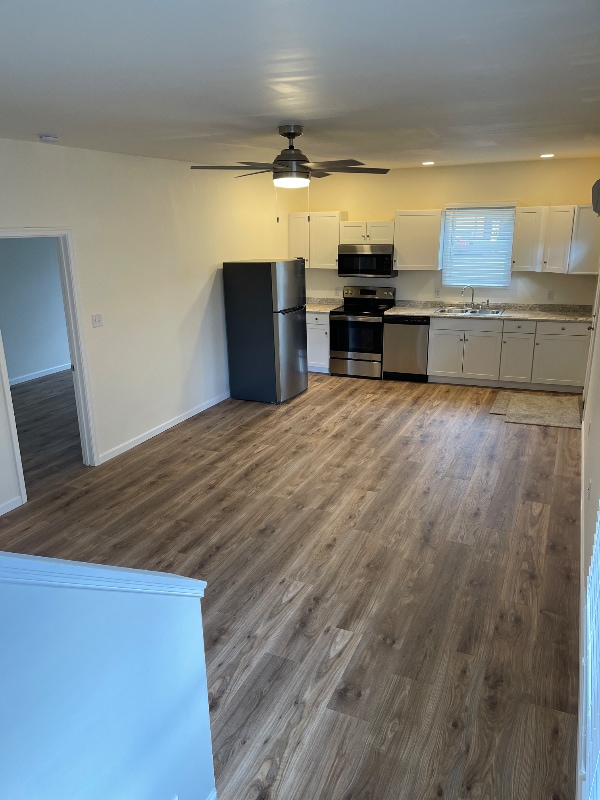 Building Photo - 1704 Buchanan Trail E