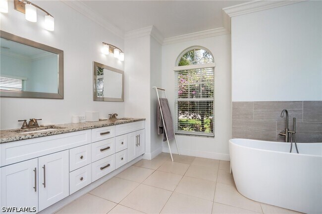 Building Photo - 3510 Lakemont Dr