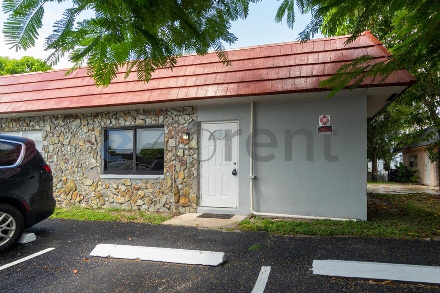 Building Photo - Unit A