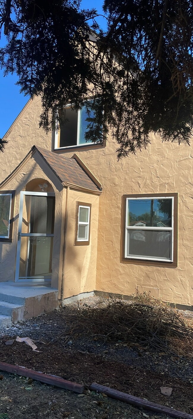 Building Photo - 2919 Summers Ln