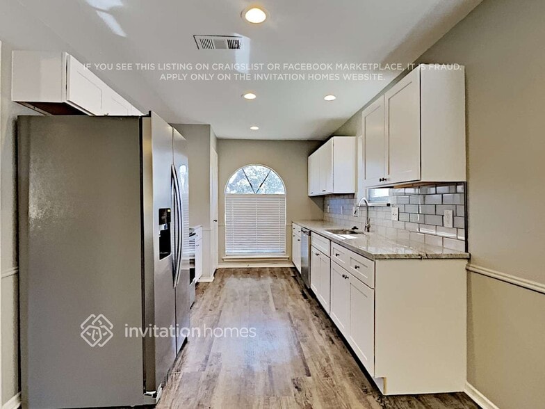 Building Photo - 919 Cypress Dr