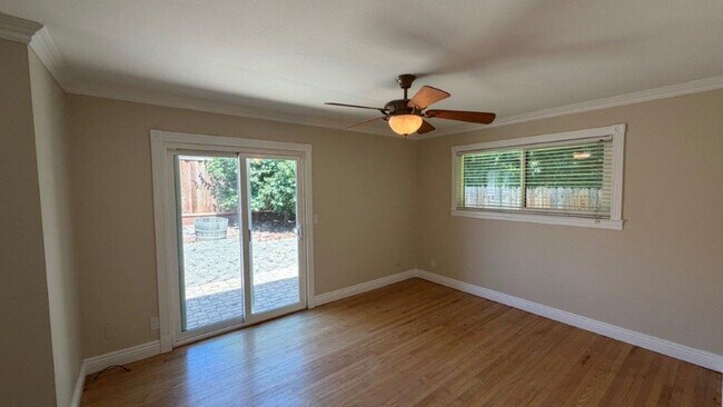 Building Photo - Beautiful Updated 4-Bedroom Martinez Home with Hardwood Floors,  Backyard & Gardener Included