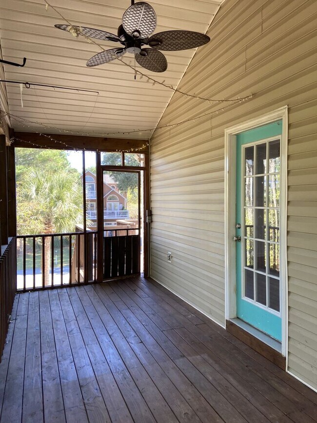 Building Photo - Beautiful home in Emerald Isle.