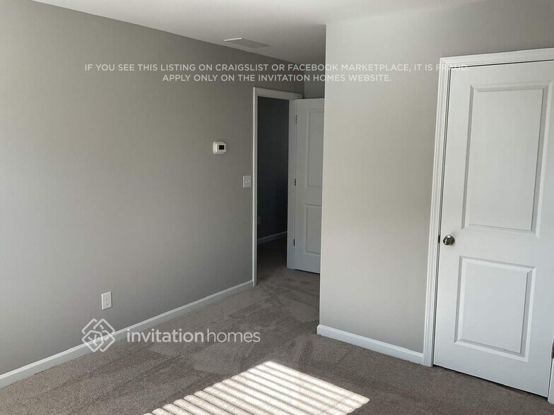 Building Photo - 513 Almere Dr