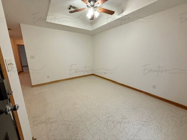 Building Photo - 2204 N Malcolm St