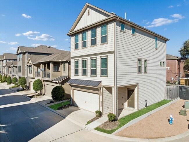 Building Photo - 8604 Hollyoaks Creek Ln