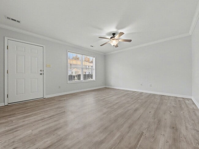 Building Photo - Knoxville 37912 - 2 bedroom 1.5 bath condo - call Jean Chung 865-386-1022