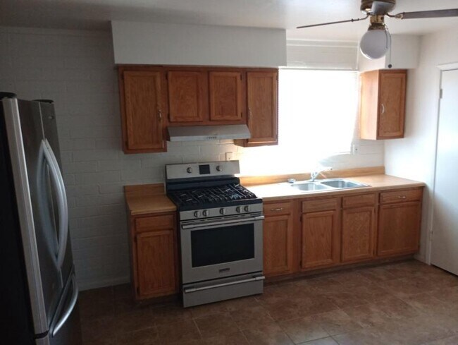 Primary Photo - 3 bedroom in Eloy AZ 85131
