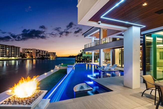 Building Photo - 2934 NE 8th Ave