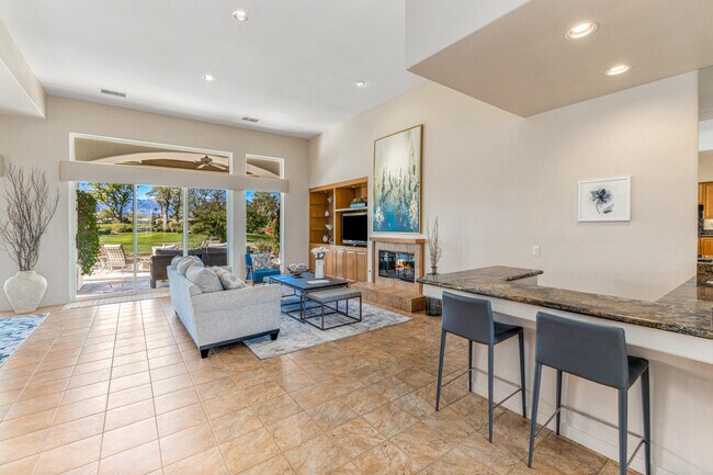 Building Photo - 701 Indian Ridge Dr