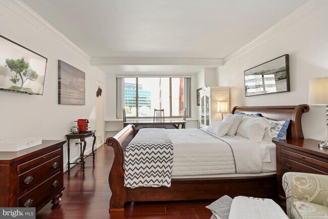 Building Photo - 1121 Arlington Blvd