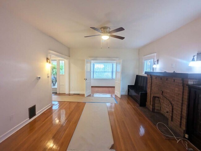 Building Photo - 1421 Kellam Ave