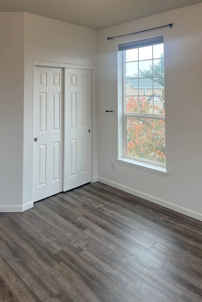 Building Photo - Beautiful West Linn Home in a Quiet, Desirable Neighborhood