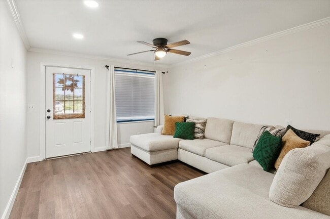 Building Photo - 1300 Kansas Ave S