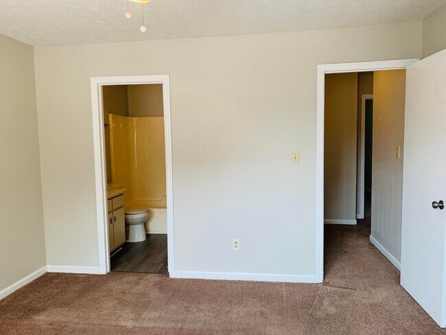 Building Photo - 314 Harwell Ave