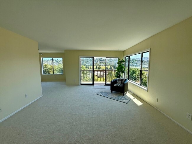 Building Photo - Holly Terrace Condominiums - Magnolia