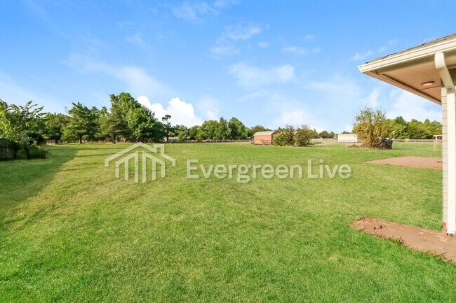 Building Photo - 13341 NW 84th St