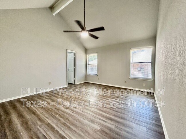 Building Photo - 7729 Red Oak St