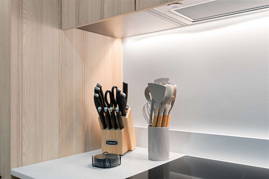 Building Photo - 225 N Miami Ave