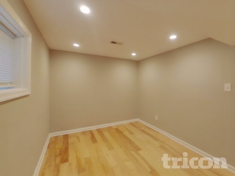 Building Photo - 408 Meadowhurst Ln