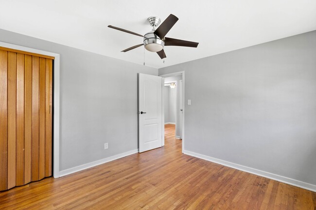 Building Photo - AVAILABLE JUNE 1ST!! STUNNING 3 BEDROOM IN...
