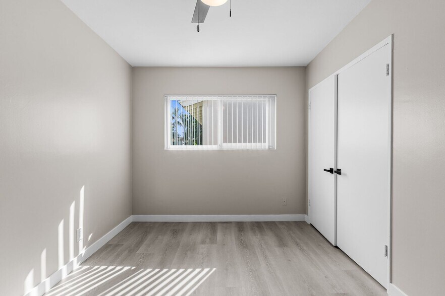 Building Photo - 113 S Lillie Ave