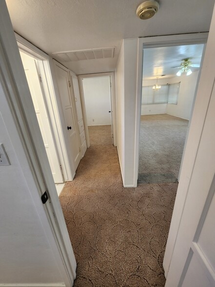 Building Photo - 2119 Wingland Dr