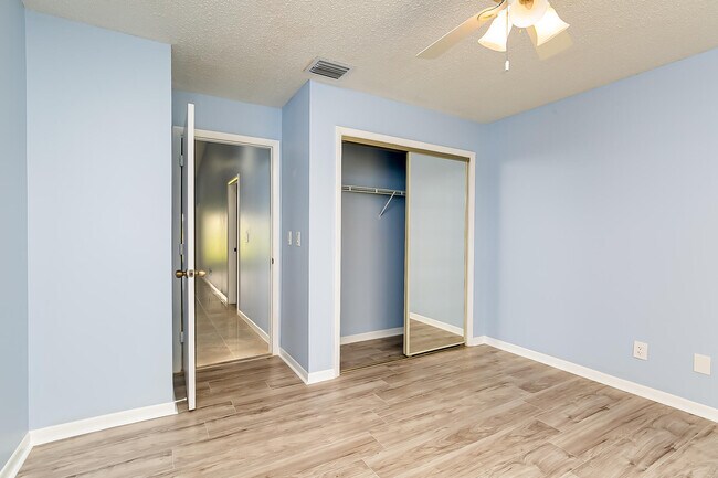 Building Photo - 4166 Gator Trace Villas Cir