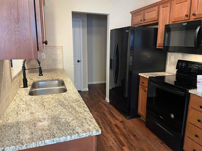 Building Photo - 3211 Yankee Tank Ln