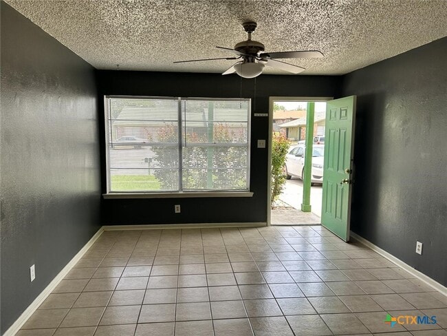 Building Photo - 1307 Janis Dr