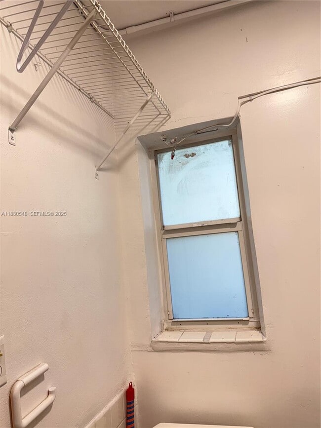 Building Photo - 6840 Martin Rd