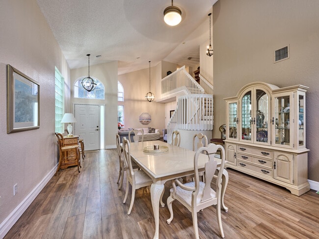 Building Photo - 2067 Cezanne Rd